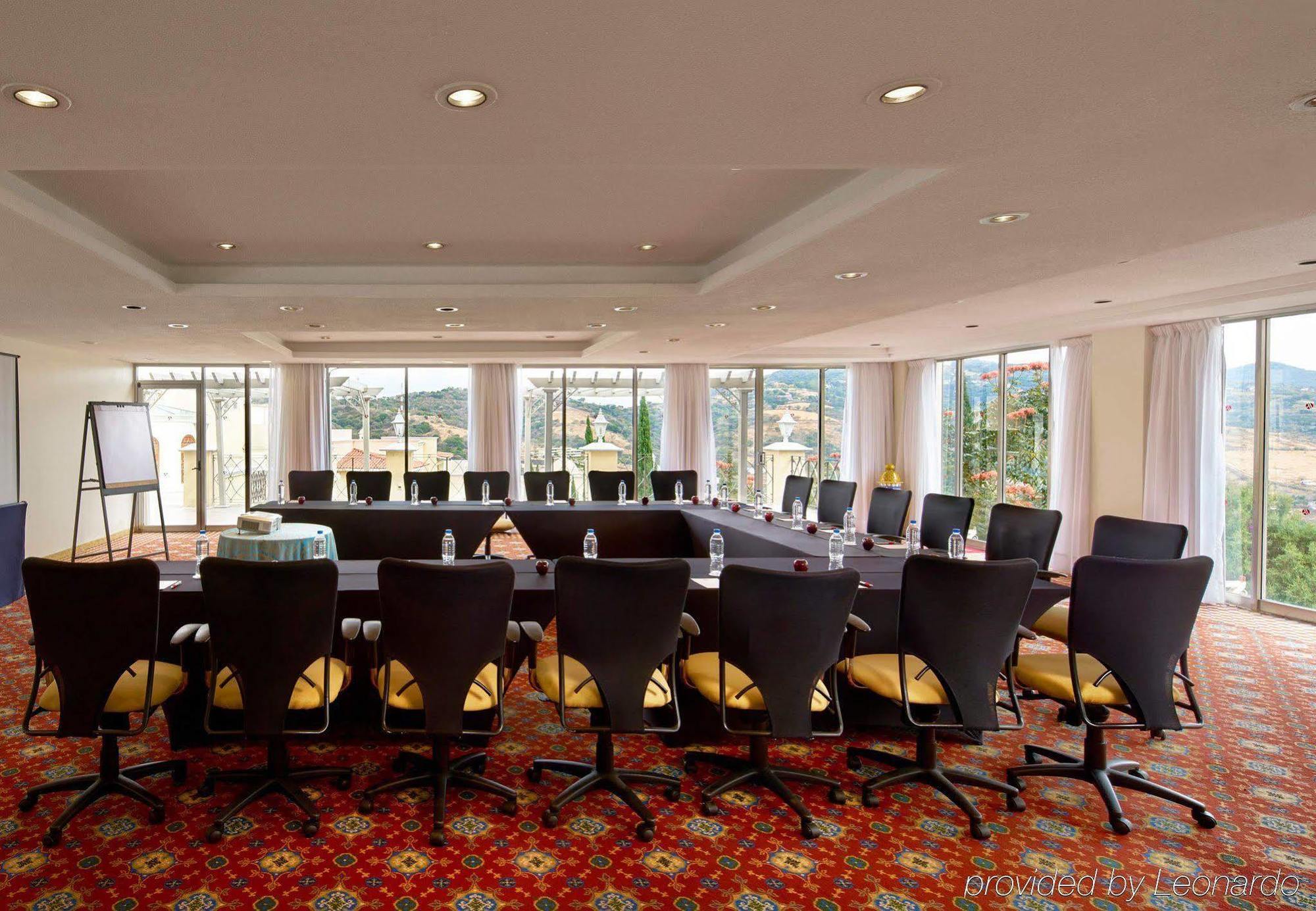 Fiesta Americana Hacienda Ixtapan De La Sal Exterior foto Meeting room